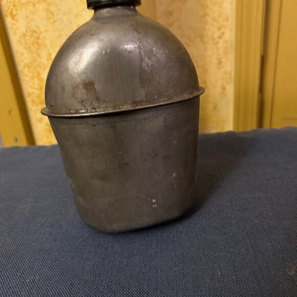 Vintage WWII 1944 Canteen made of aluminum 8in tall - Picture 1 of 4
